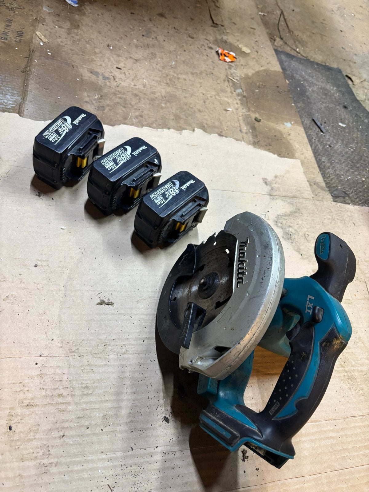 Defect Makita DSS611 Cirkelzaag 18V met 3x 3.0Ah accu's, Ophalen, Gebruikt, Cirkelzaag, 600 tot 1200 watt