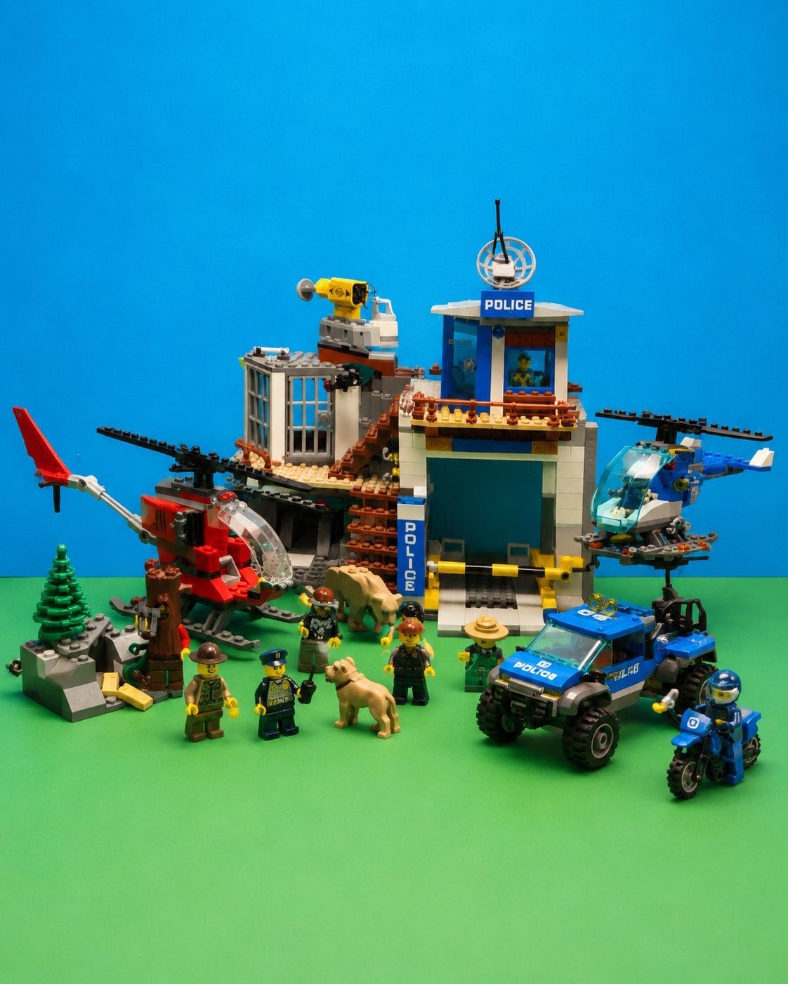 LEGO City 60174 Bergpolitie Hoofdkwartier, Kinderen en Baby's, Ophalen of Verzenden, Zo goed als nieuw