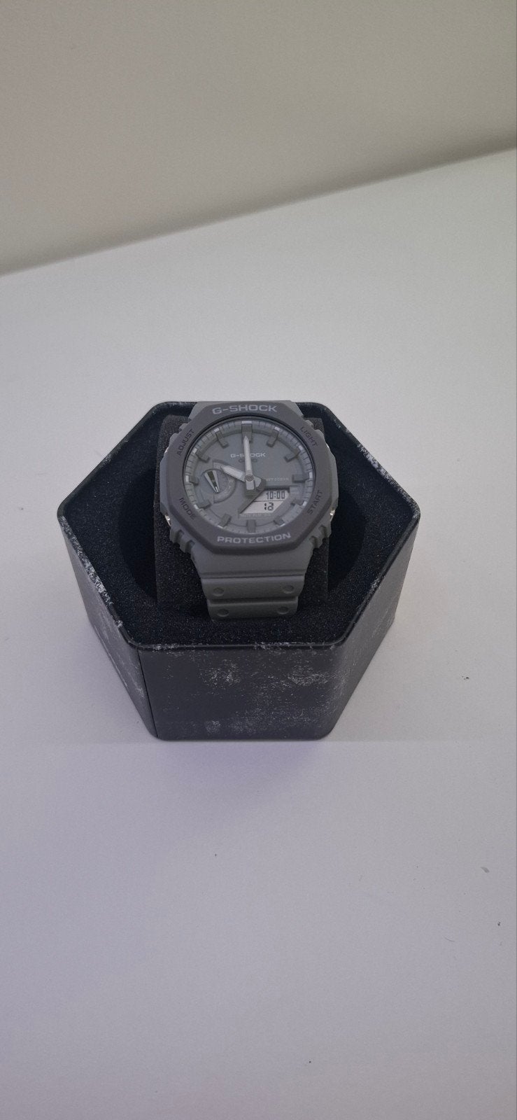 Casio G-Shock GA-2100 horloge - Grijs - Zo goed als nieuw, Sieraden, Tassen en Uiterlijk, Ophalen of Verzenden