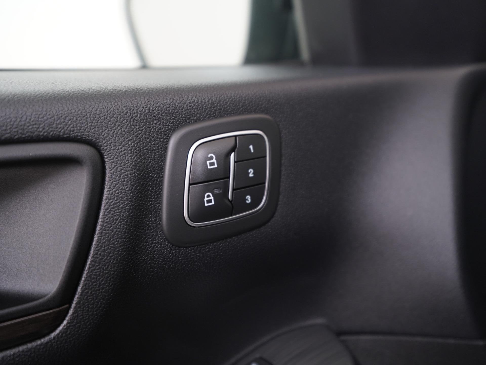 Foto 47 van Ford Kuga 2.5 PHEV Vignale | Panoramadak | ACC | Head Up | Z