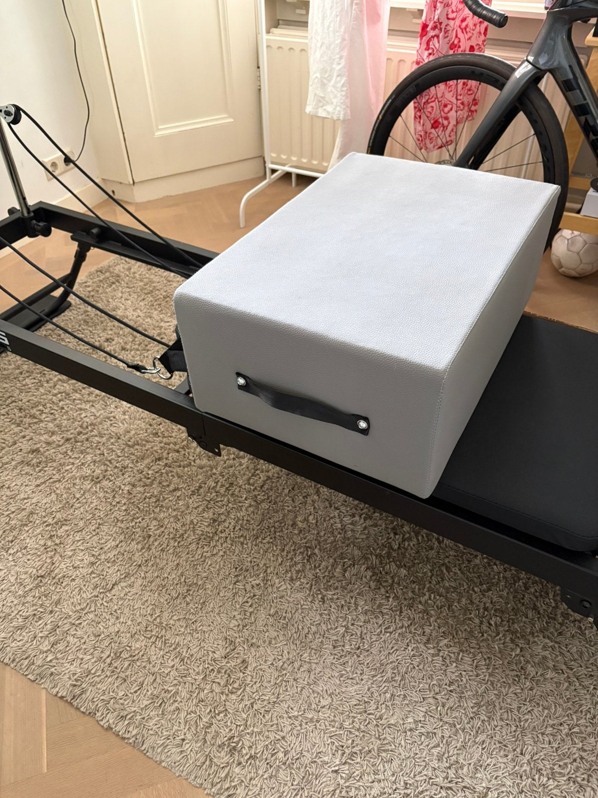 Pilates reformer bank, inklapbaar, met box., Ophalen, Zo goed als nieuw, Yogamat
