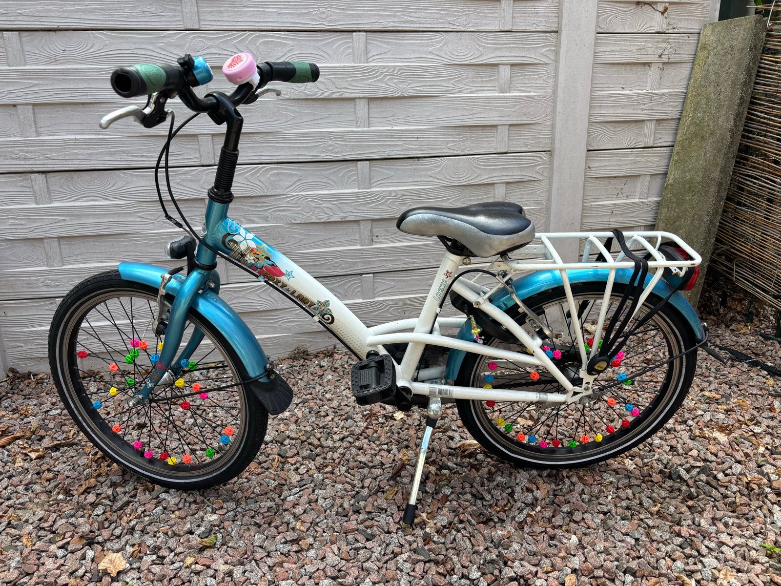 Leuke kinderfiets 20 inch - Wit/Blauw met belletjes, Ophalen, Gebruikt, Velgrem, 16 tot 20 inch
