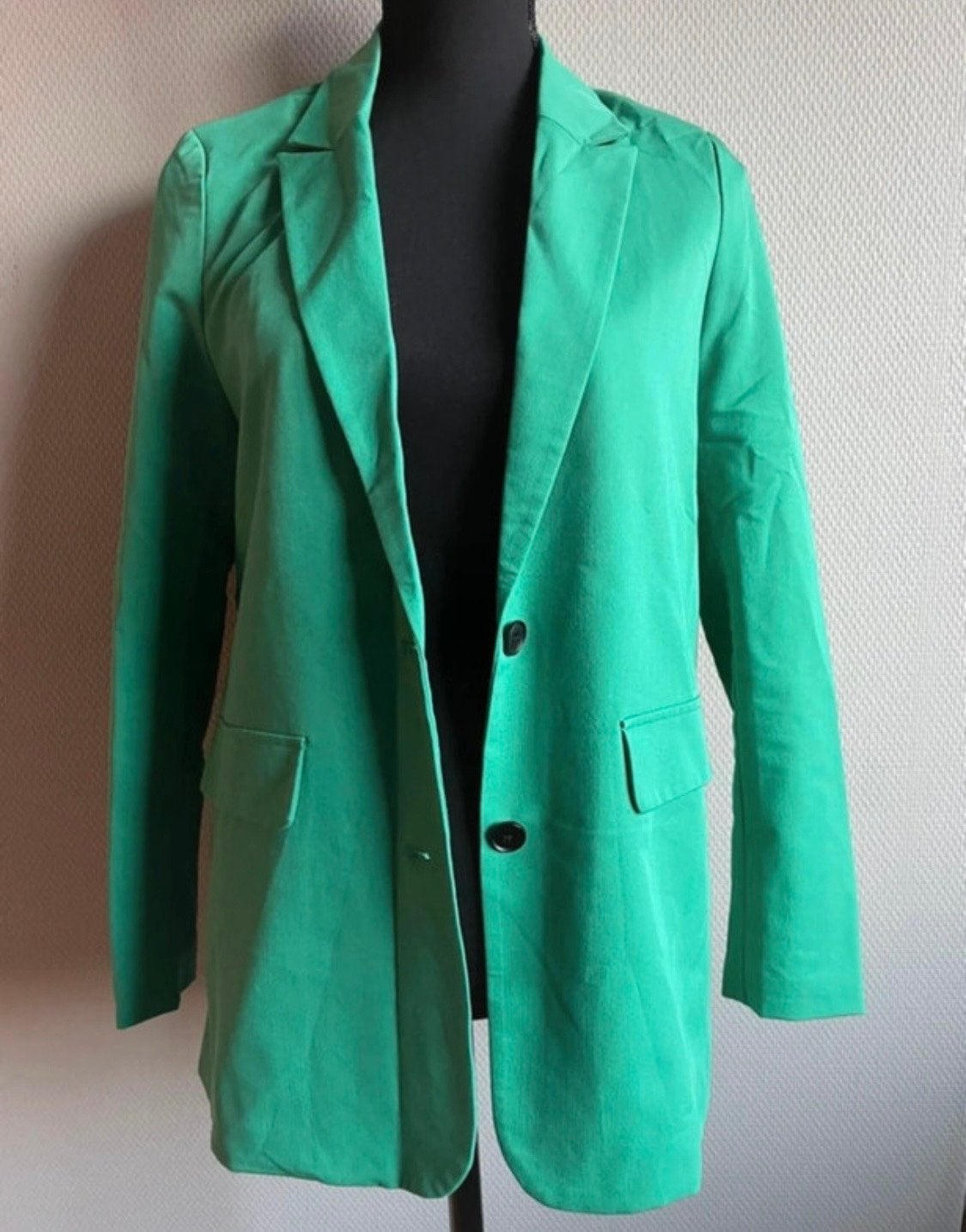 Groene blazer van Only Studio, maat S, Kleding | Dames, Jasjes, Kostuums en Pakken, Gedragen, Jasje, Maat 36 (S), Groen, Ophalen of Verzenden