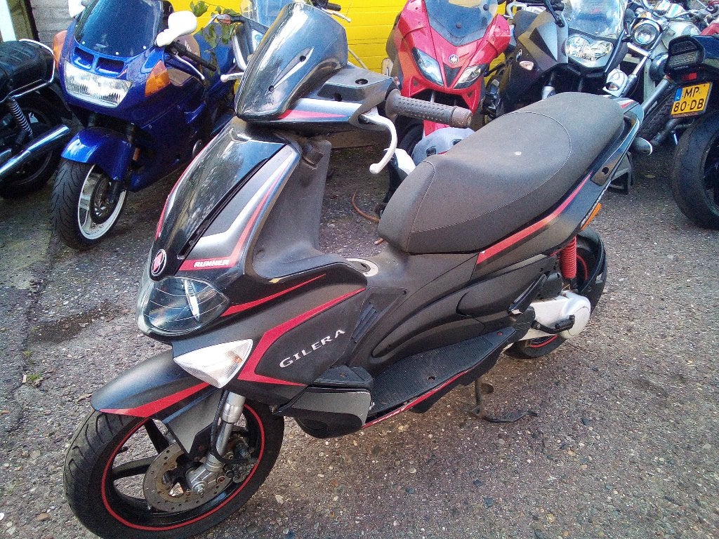 gilera runner 50 cc 2 takt scooter  pc46, Ophalen, Gebruikt, Maximaal 45 km/u, Gilera runner