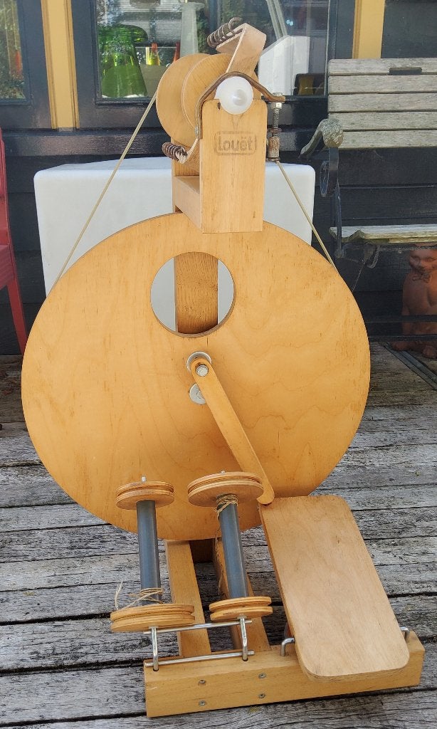 LOUET spinnewiel S10, Hobby en Vrije tijd, Spinnewielen en Spinnen, Ophalen, Gebruikt, Spinnewiel