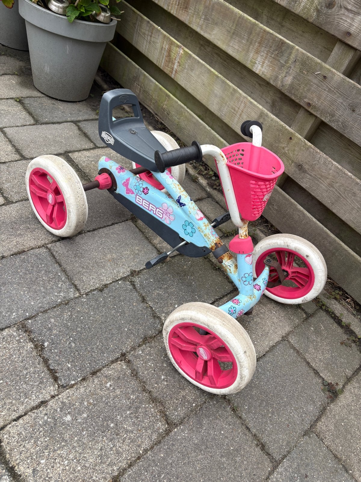 Berg Buzzy Bloom loopauto /skelter met mandje, Ophalen of Verzenden, Gebruikt, Trapvoertuig