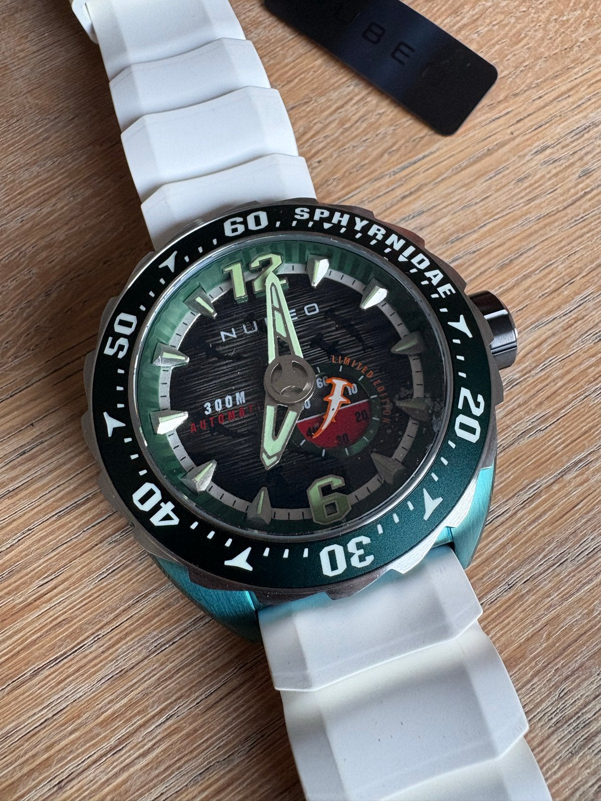 Nubéo Sphyrnidae Limited Edition Horloge - Nieuw, Staal, Polshorloge, Nieuw, Kunststof