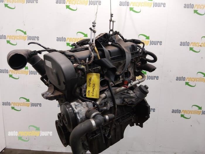 Motor van een Opel Zafira, Gebruikt, -, -, Opel