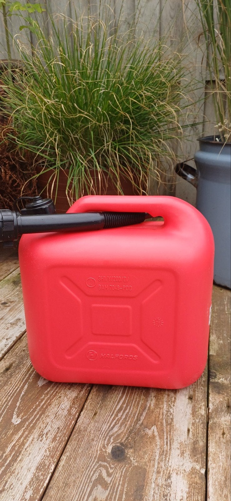 Rode jerrycan 10 liter - Halfords, Ophalen of Verzenden, Gebruikt