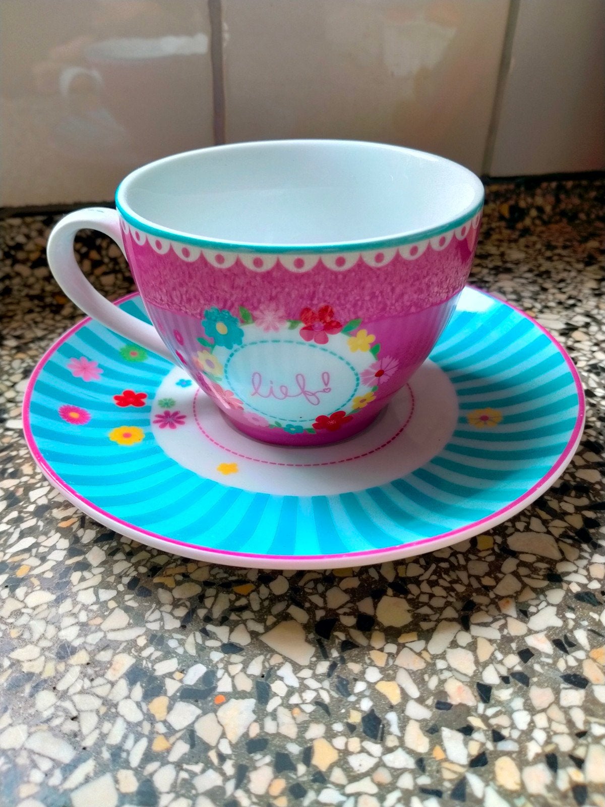 Lief lifestyle kop en schotel, Huis en Inrichting, Keuken | Servies, Nieuw, Ophalen of Verzenden, Overige stijlen, Kop(pen) en/of Schotel(s)