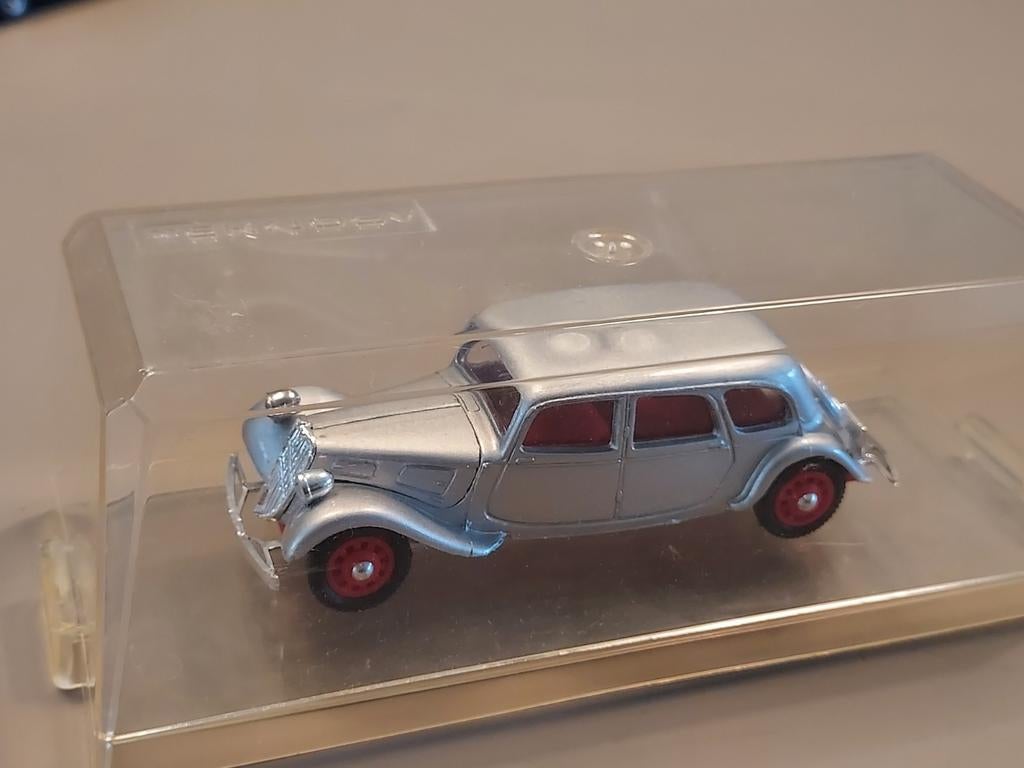 Citroën Traction Avant 11b familiale 1:43 Teknoby in doosje, Ophalen of Verzenden, Auto, Overige merken