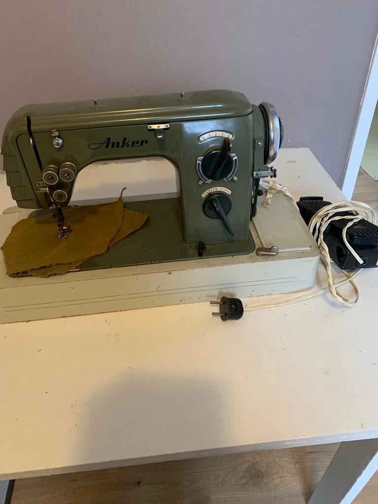 Oude elektrische Anker ateliernaaimachine, Overige merken, Gebruikt, Ophalen of Verzenden, Naaimachine