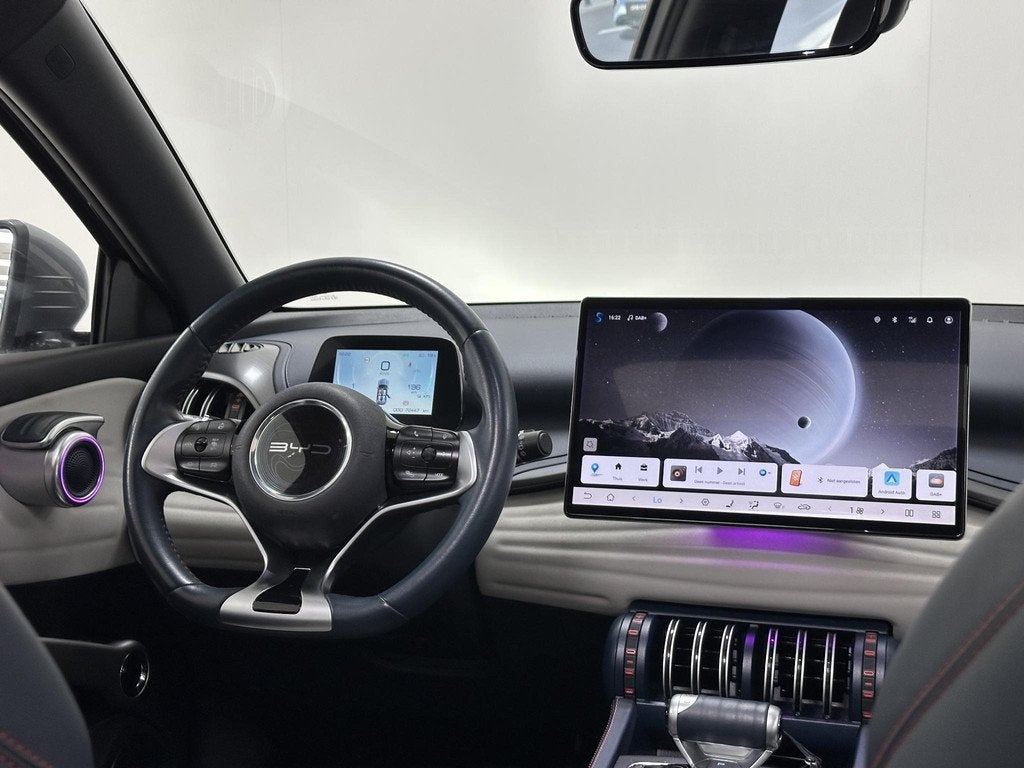 BYD ATTO 3 Design 60 kWh Direct leverbaar | Panoramadak | 36, Auto's, BYD, Gebruikt, Huisgarantie, Met garantie (alle), Blauw