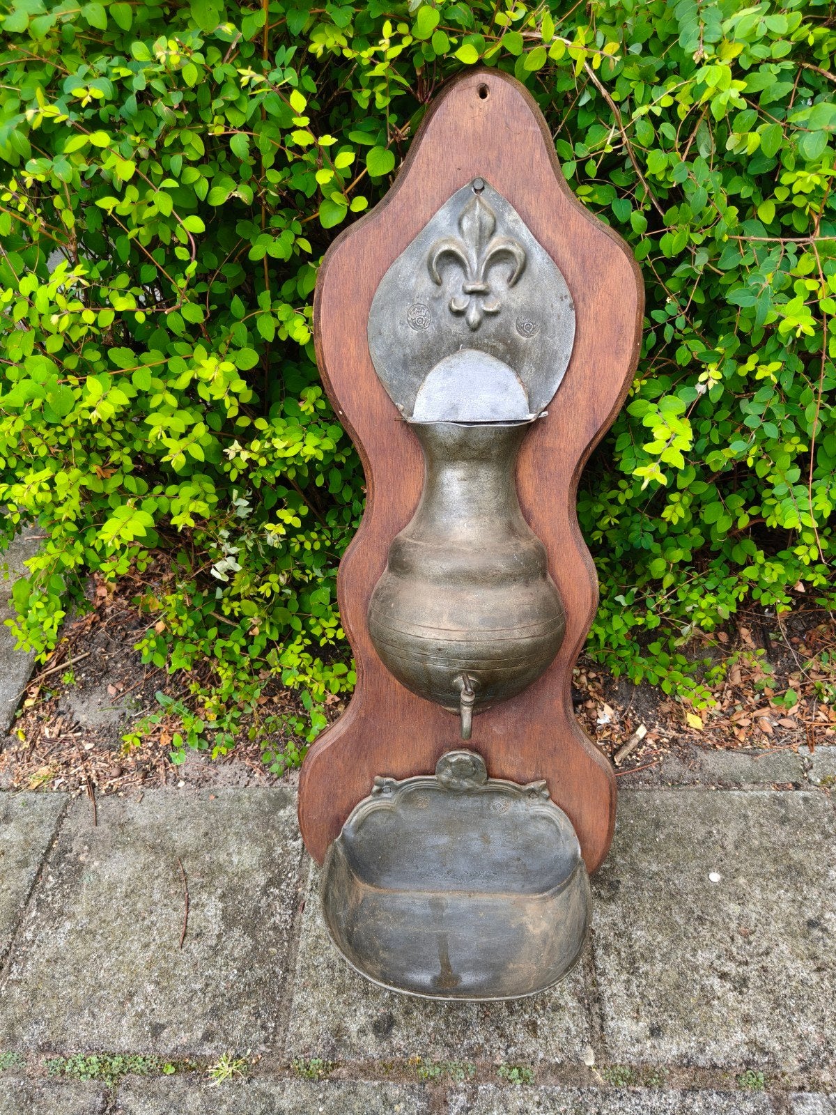 Antieke Franse tinnen wandfontein met houten achterplaat, Antiek en Kunst, Ophalen