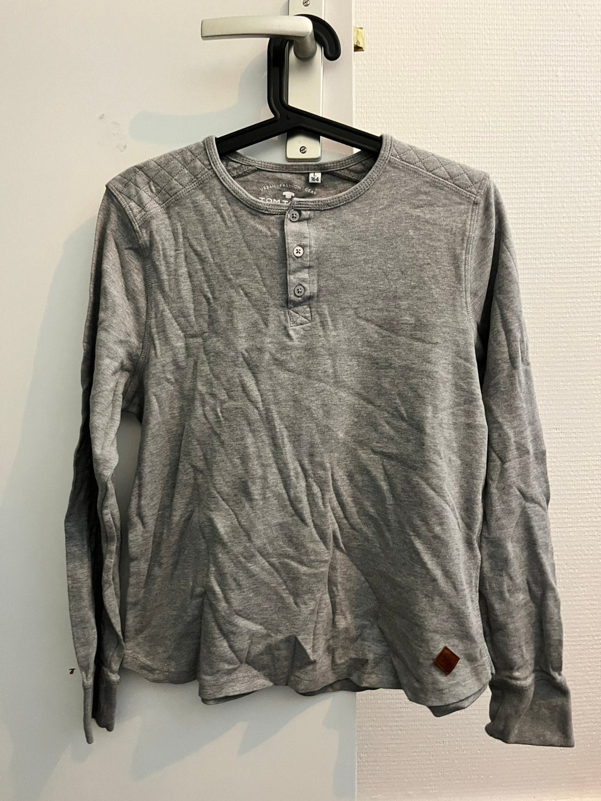 Grijs shirt met knoopsluiting van Tom Tailor, maat 164, Ophalen of Verzenden, Zo goed als nieuw, Jongen, Shirt of Longsleeve
