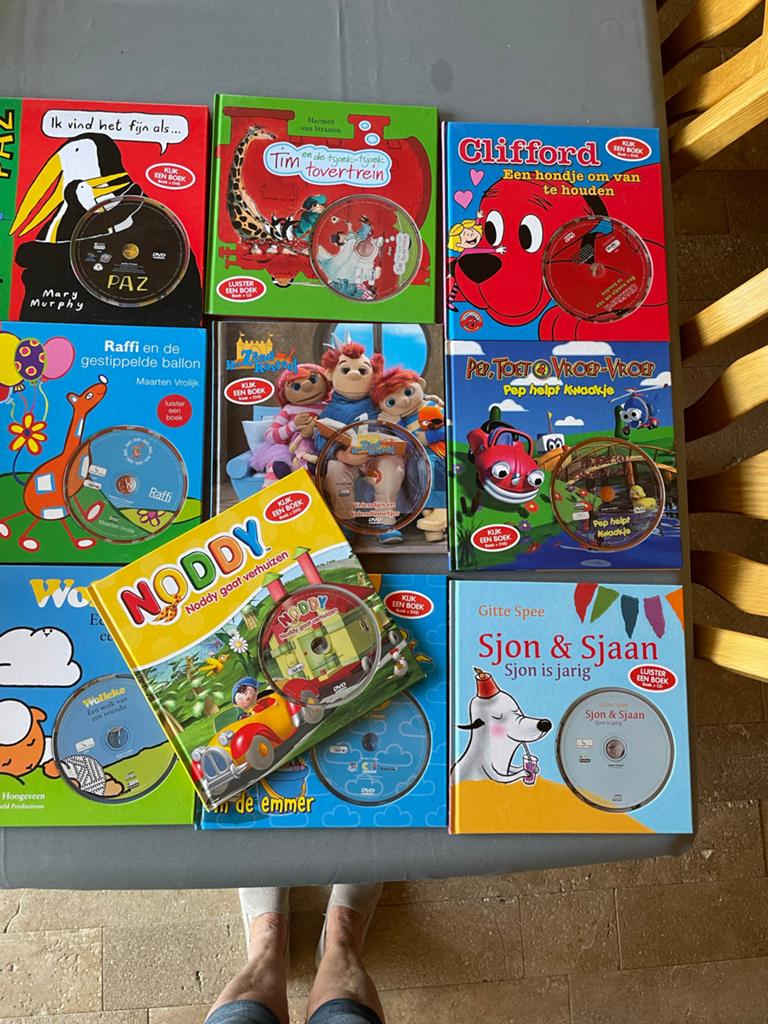 10 Kinderboeken met CD/DVD - Diverse titels, Ophalen of Verzenden, Gelezen, 2 tot 3 jaar