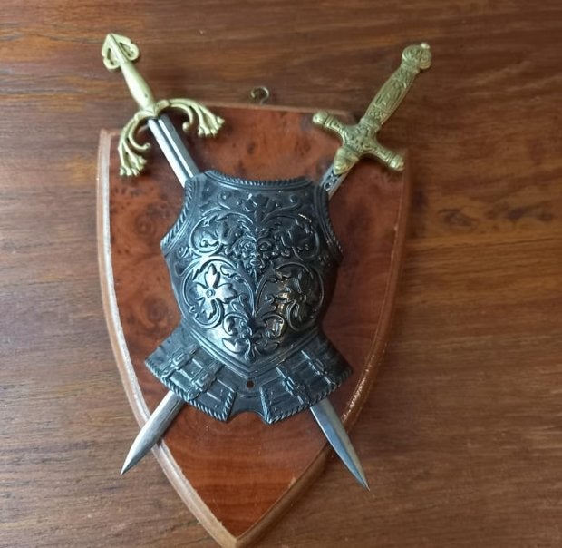 Middeleeuws Wandschild Denix Miniatuur (Kuras met Zwaarden), Verzamelen, Militaria | Algemeen, Ophalen of Verzenden, Landmacht
