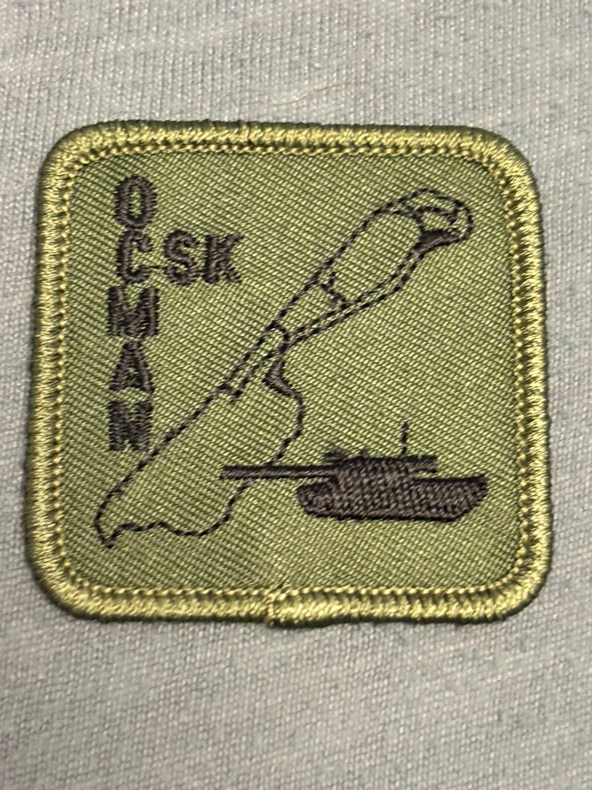5x5 borst embleem OCMAN CSK, Verzenden, Landmacht, Nederland, Embleem of Badge