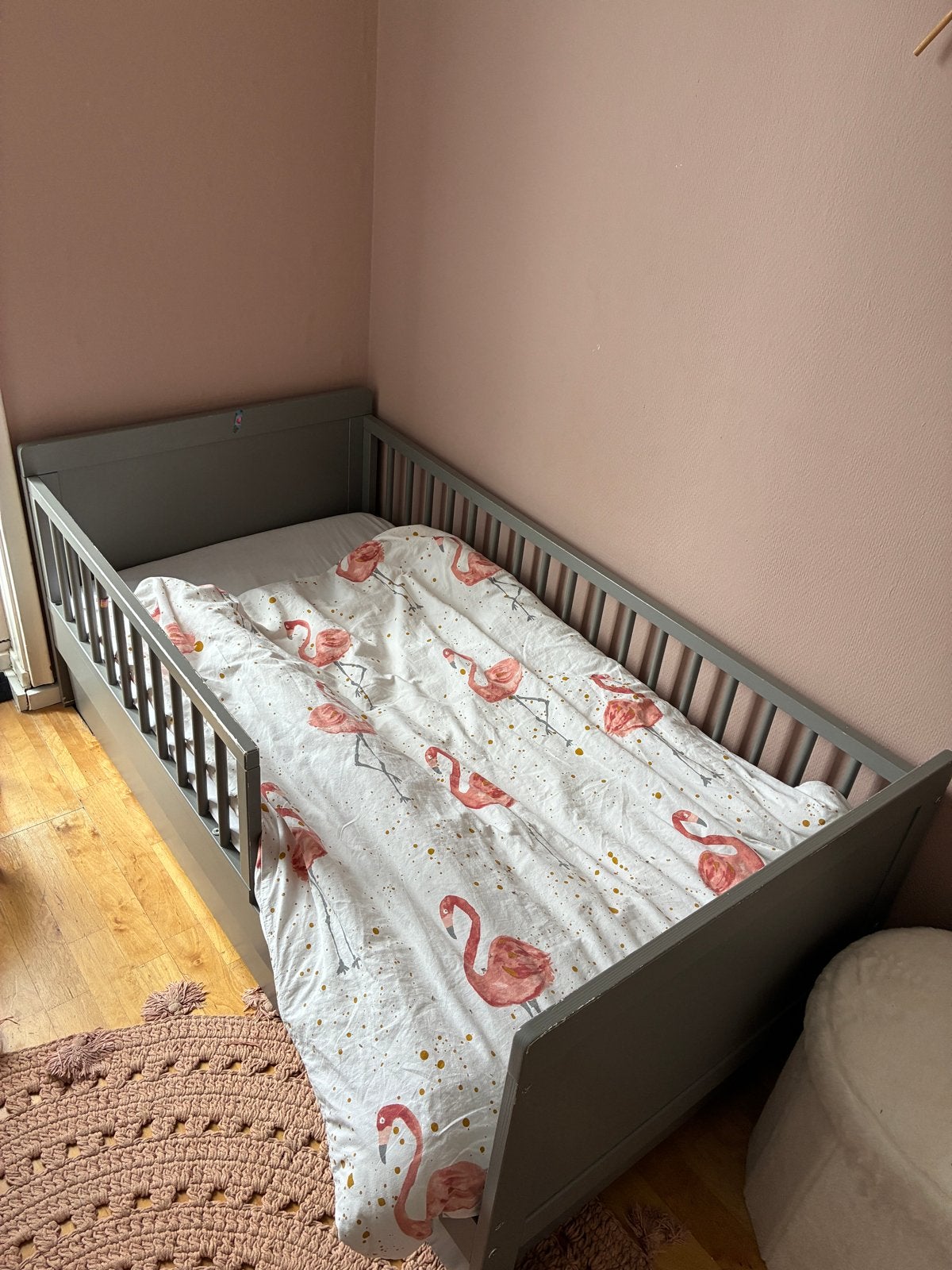 Peuterbed grijs Petit Amelie met lade en beddengoed, Ophalen, Gebruikt, 190 cm of minder, Grijs