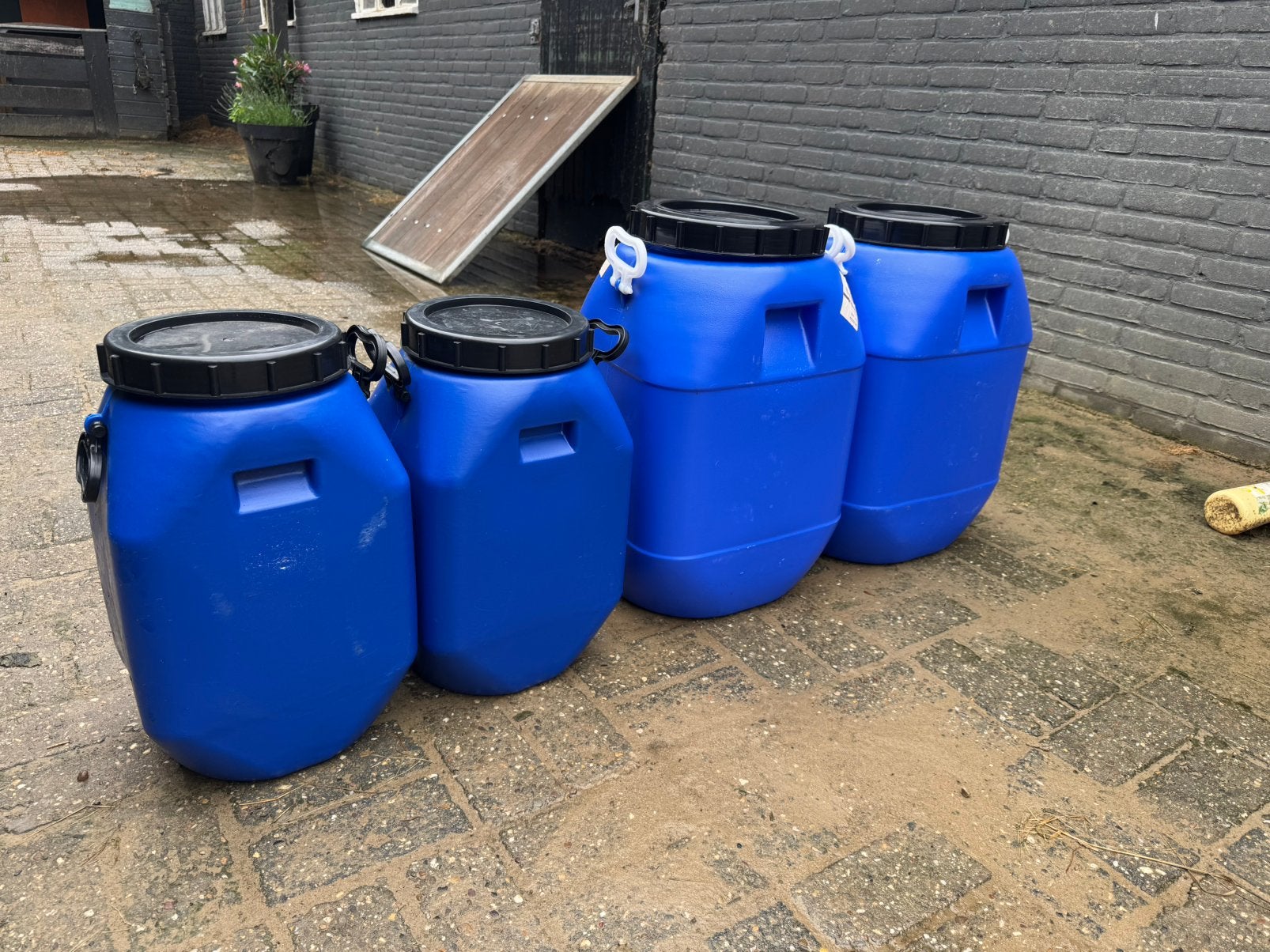 Plastic tonnen / voertonnen, Ophalen of Verzenden, Vee