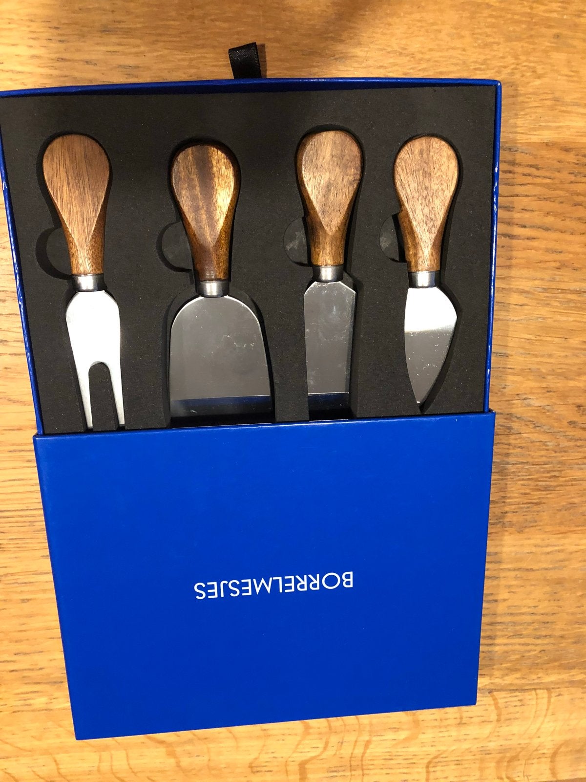 Borrelmesjes set met houten handvat - Nieuw in doos, Nieuw, Ophalen of Verzenden, Hout, Los bestek