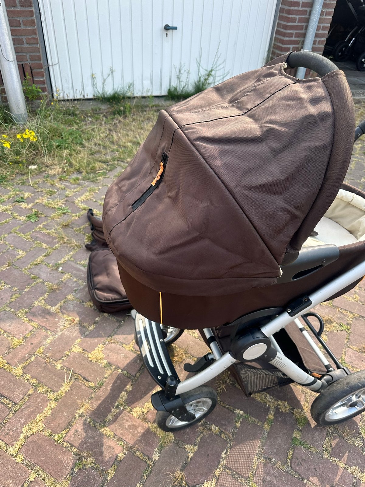 Mutsy kinderwagen met reiswieg en accessoires, Kinderen en Baby's, Kinderwagens en Combinaties, Ophalen, Gebruikt, Combiwagen