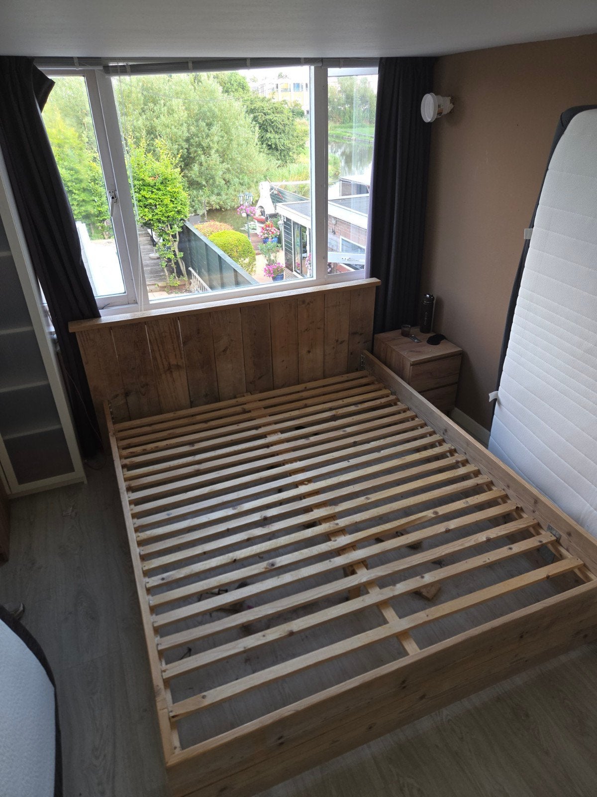 Steigerhouten bed met lattenbodem - 180x220 cm, Huis en Inrichting, Slaapkamer | Bedden, Ophalen