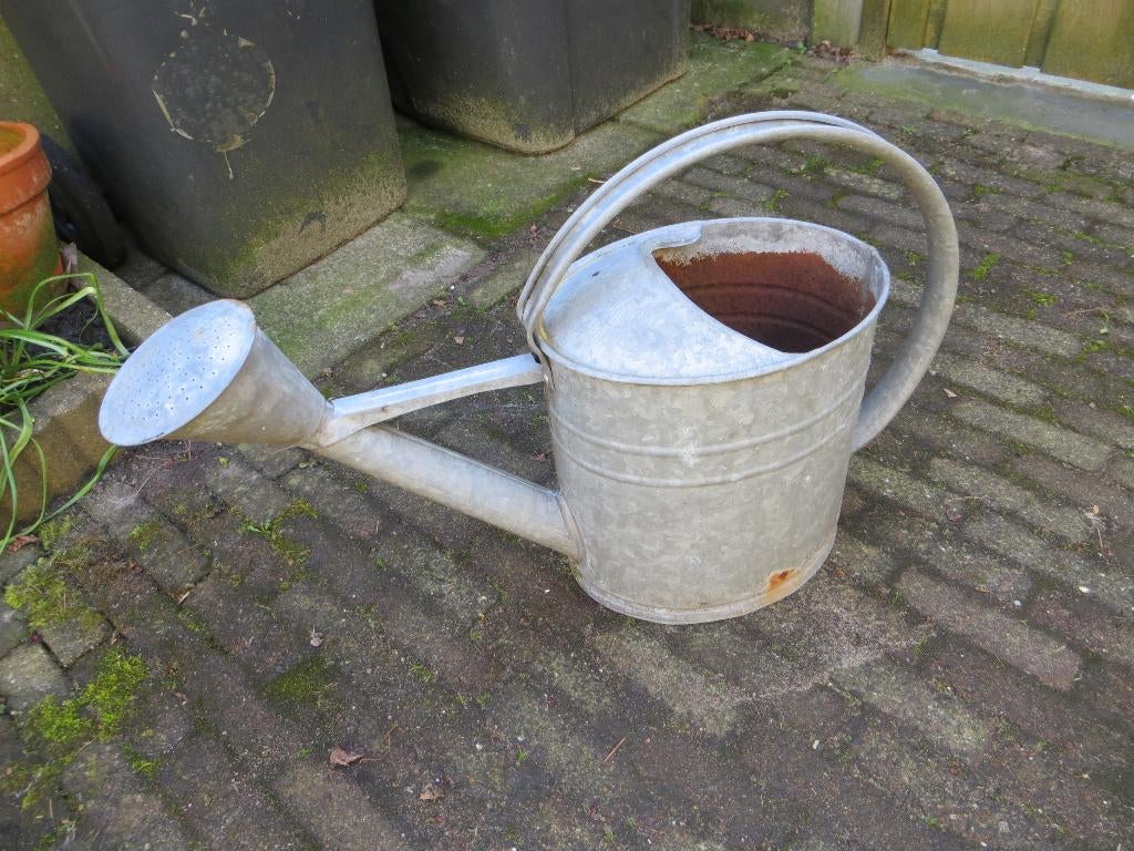 zinken gieter/tuin/voorjaar/brocante, Tuin en Terras, Gieters, Ophalen of Verzenden, Gebruikt, Overige materialen