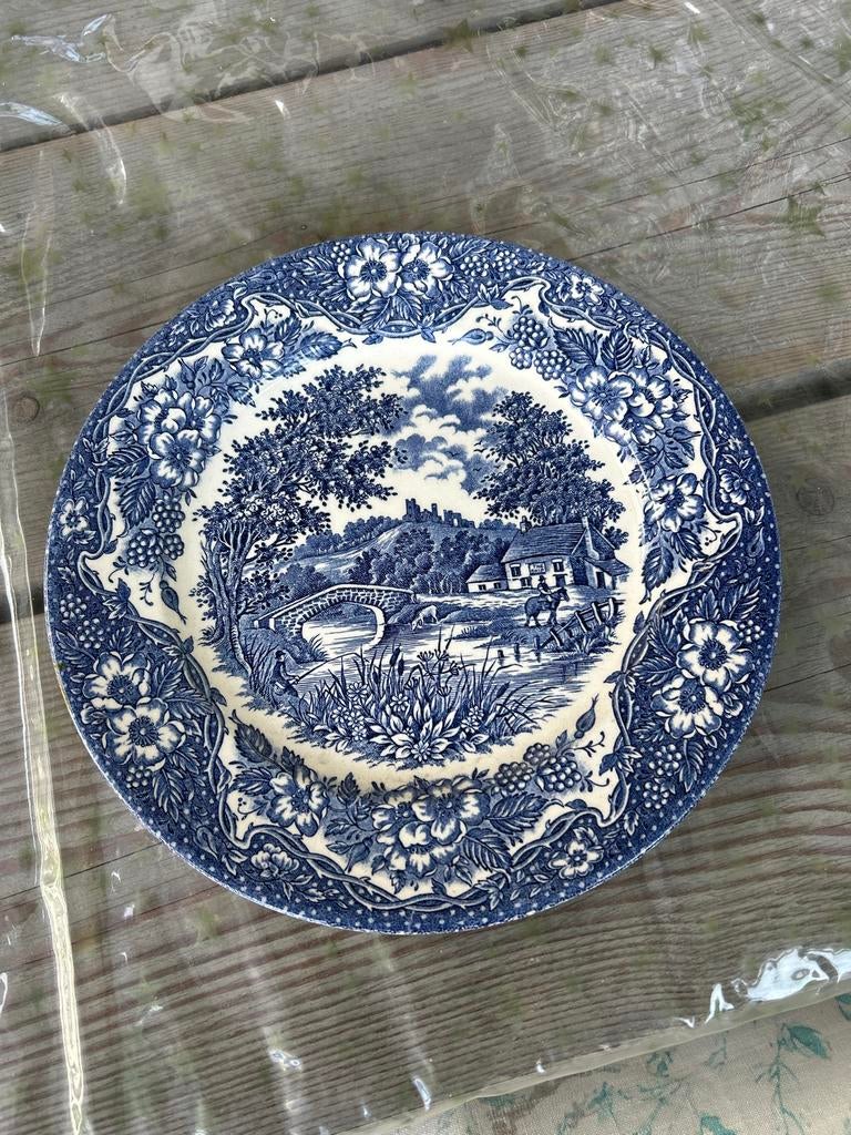 Delfts blauw bord met landschap, Antiek en Kunst, Antiek | Porselein, Ophalen of Verzenden