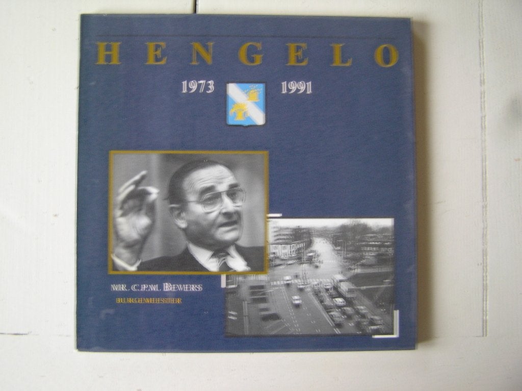Hengelo 1973-1991. Mr. C.P.M. Bevers burgemeester., Ophalen of Verzenden, Gelezen