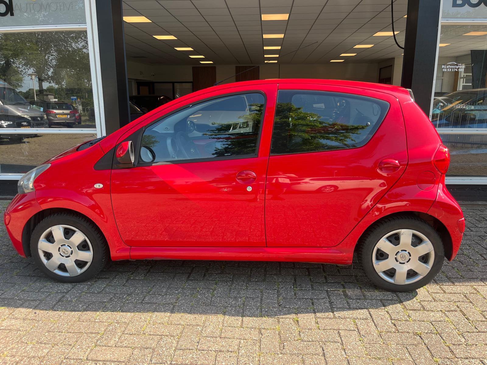 Toyota Aygo 1.0 12V Vvt-i APK  14-8-2027 airco vaste priks, Voorwielaandrijving, Zwart, 4 stoelen, 68 pk