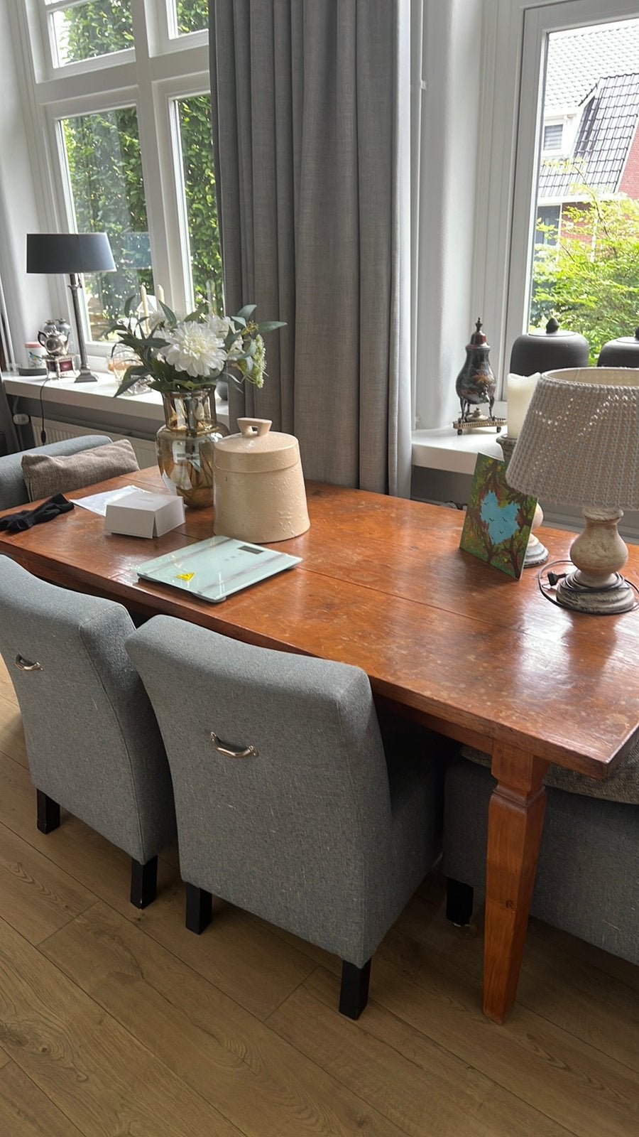 Antieke Eettafel, Ophalen, Zo goed als nieuw, 4 tot 6 stoelen
