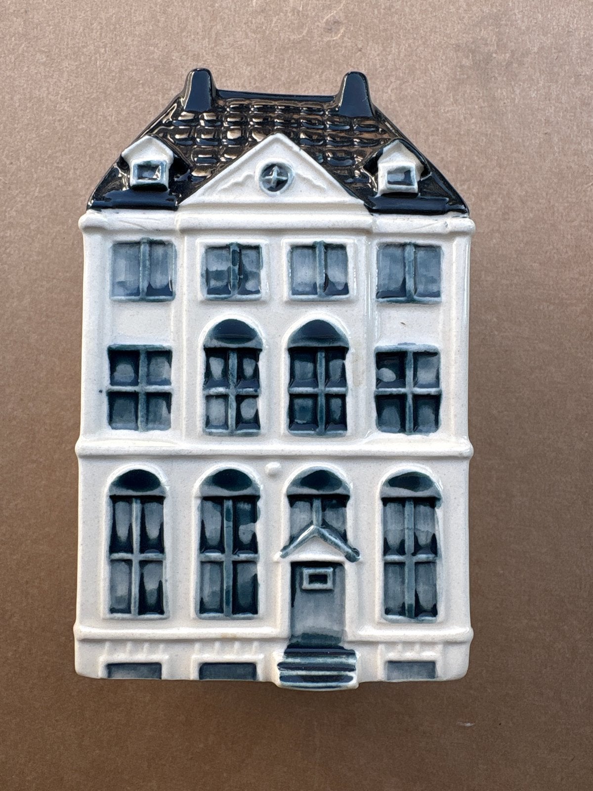 KLM BOLS Delfts Blauw huisje nummer 48, Ophalen of Verzenden, Zo goed als nieuw, Porselein, Beeldje(s)