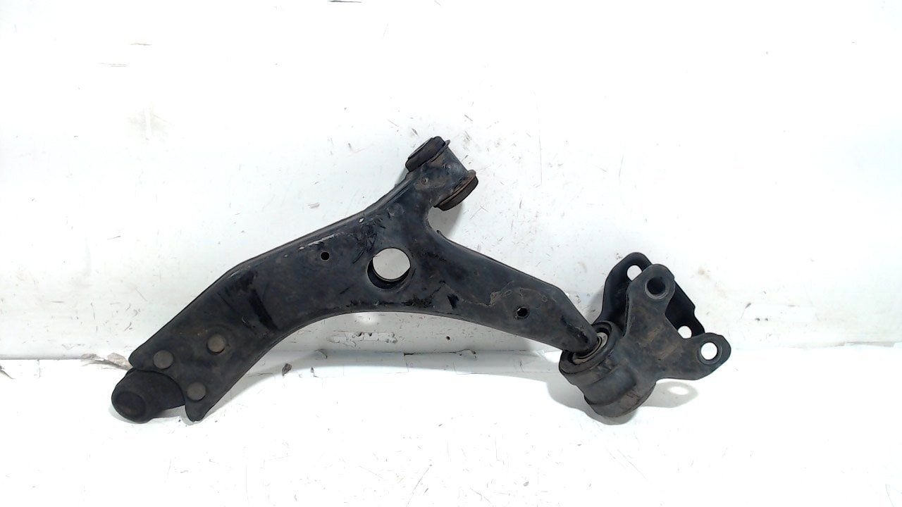 Draagarm rechts voor Ford Focus, Onderdelen@venauto.nl, Van der Ven Autorecycling B.V., Gebruikt, Ettenseweg 76, 4706 PB Roosendaal, The Netherlands
