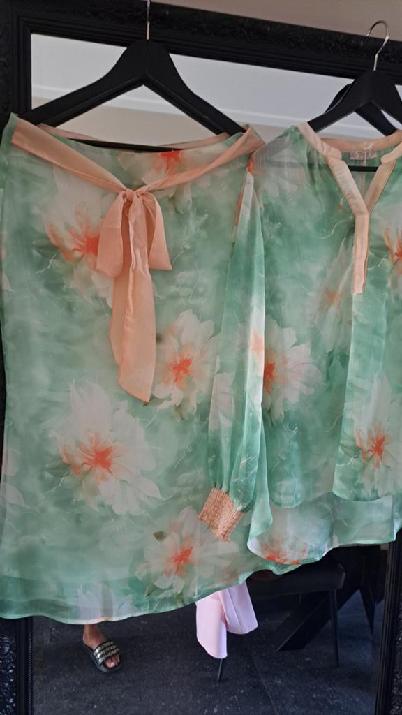 Missy bloemenprint blouse en rok set - Zo goed als nieuw, Maat 38/40 (M), Nieuw, Missy, Ophalen of Verzenden