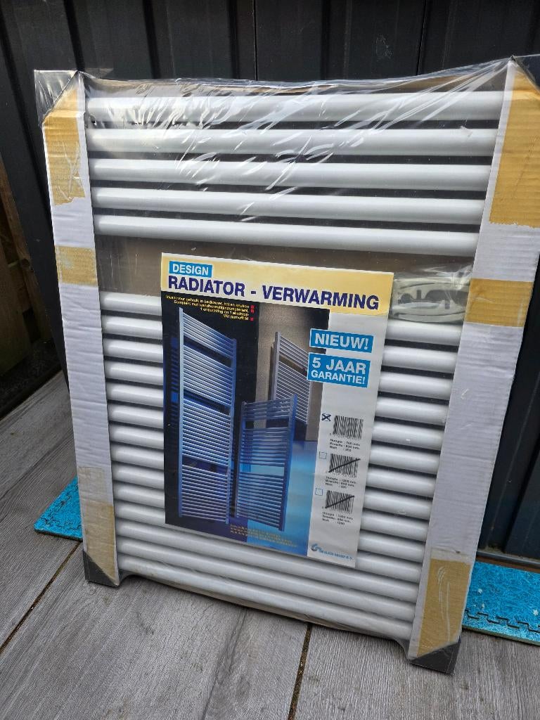 Design radiator Nieuw in de verpakking!, 30 tot 80 cm, 500 tot 800 watt, Radiator, Nieuw