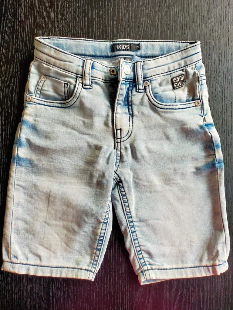 Europe Kids korte spijkerbroek maat 128 - Nieuwstaat, Kinderen en Baby's, Kinderkleding | Maat 128, Broek, Europe Kids, Ophalen of Verzenden