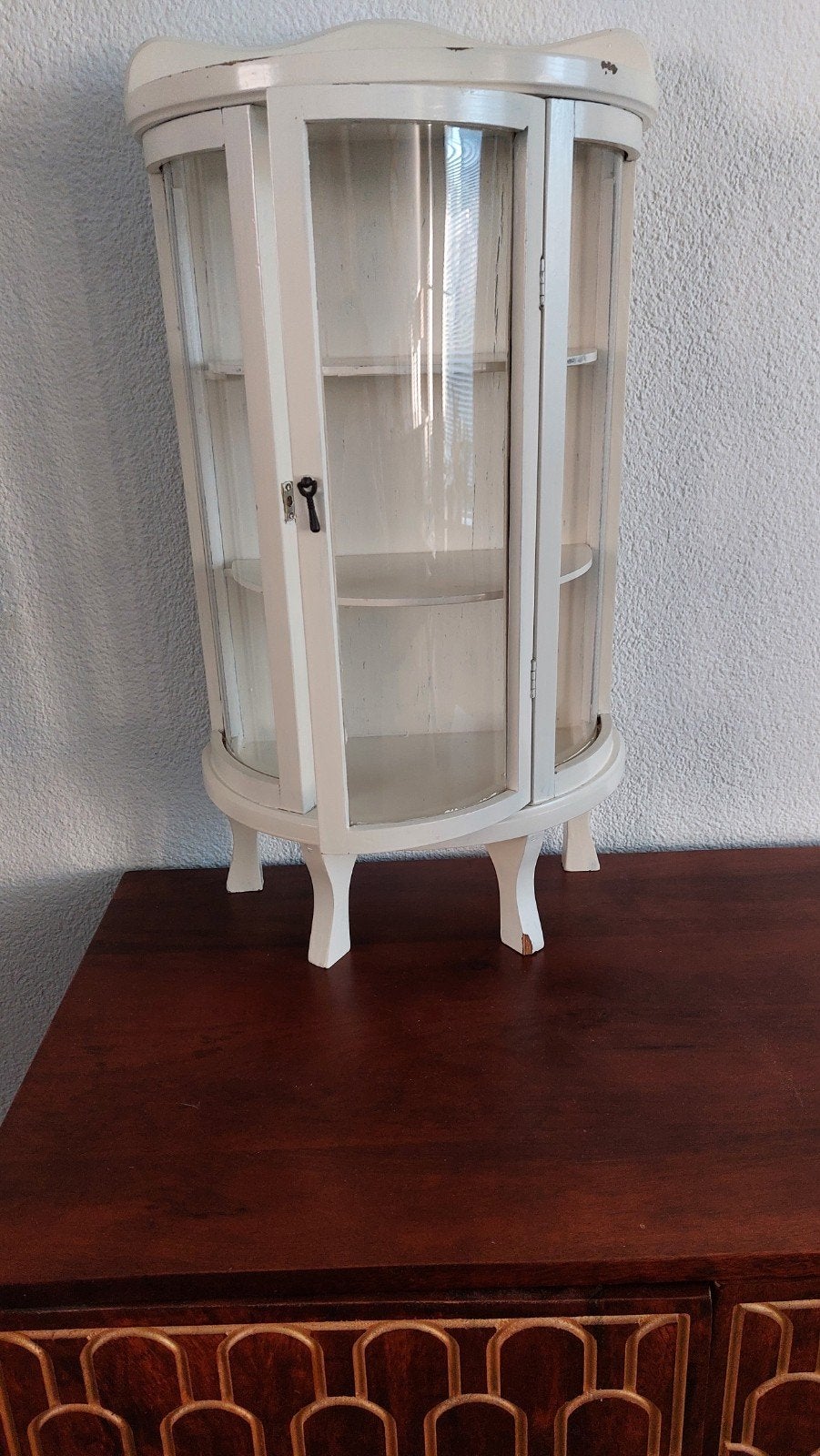 antieke vitrine kastje creme wit brocante stijl, Ophalen