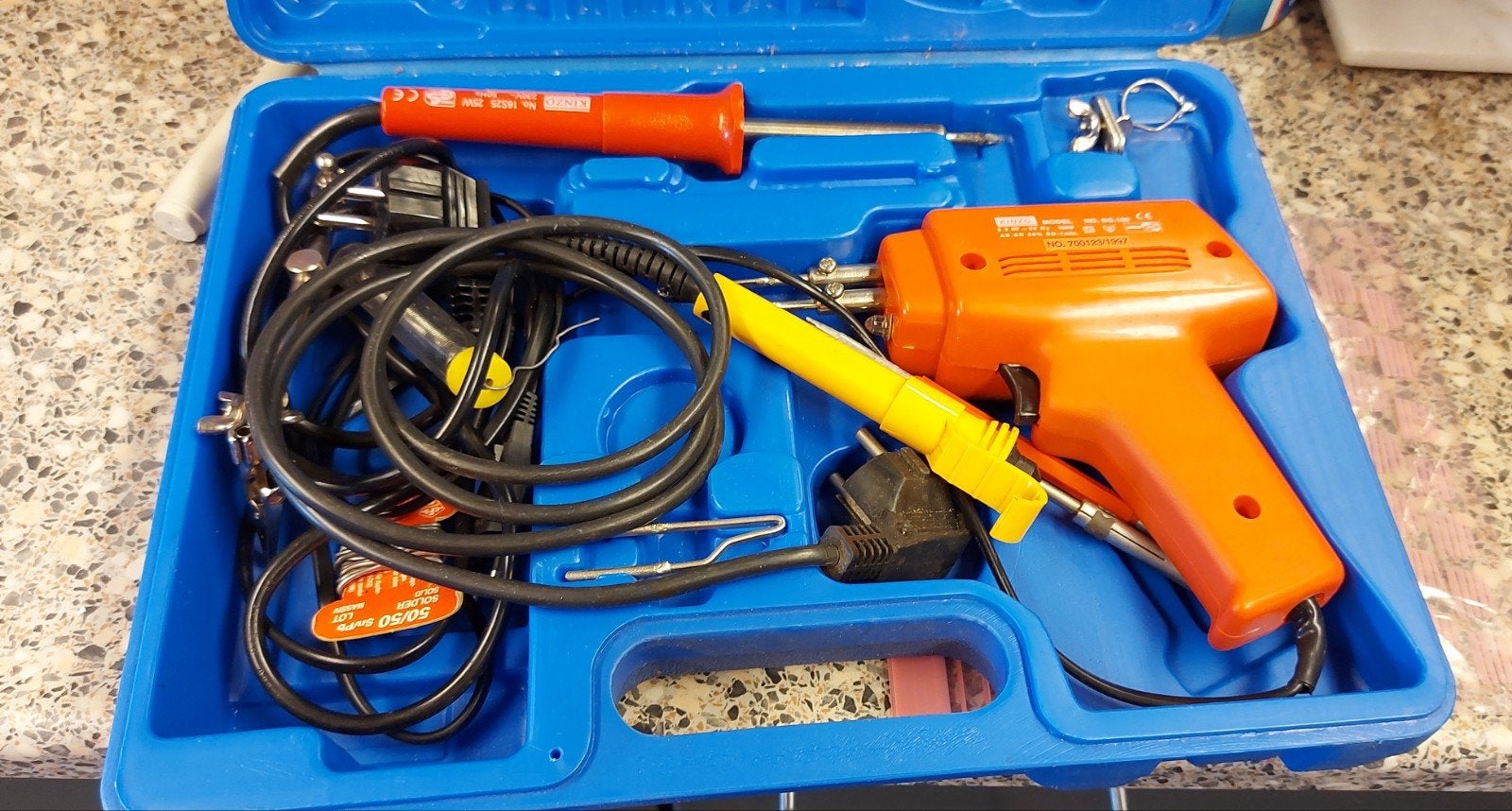 Kinzo Zoldeerset - met Koffer, Ophalen of Verzenden, Gebruikt, Minder dan 150 ampère, Overige typen