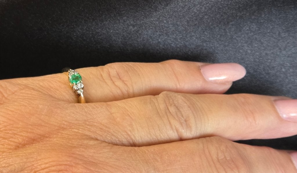 gouden Vintage ring edelsteen smaragd en diamanten. 2026/478, ., Ophalen of Verzenden, ., Met edelsteen