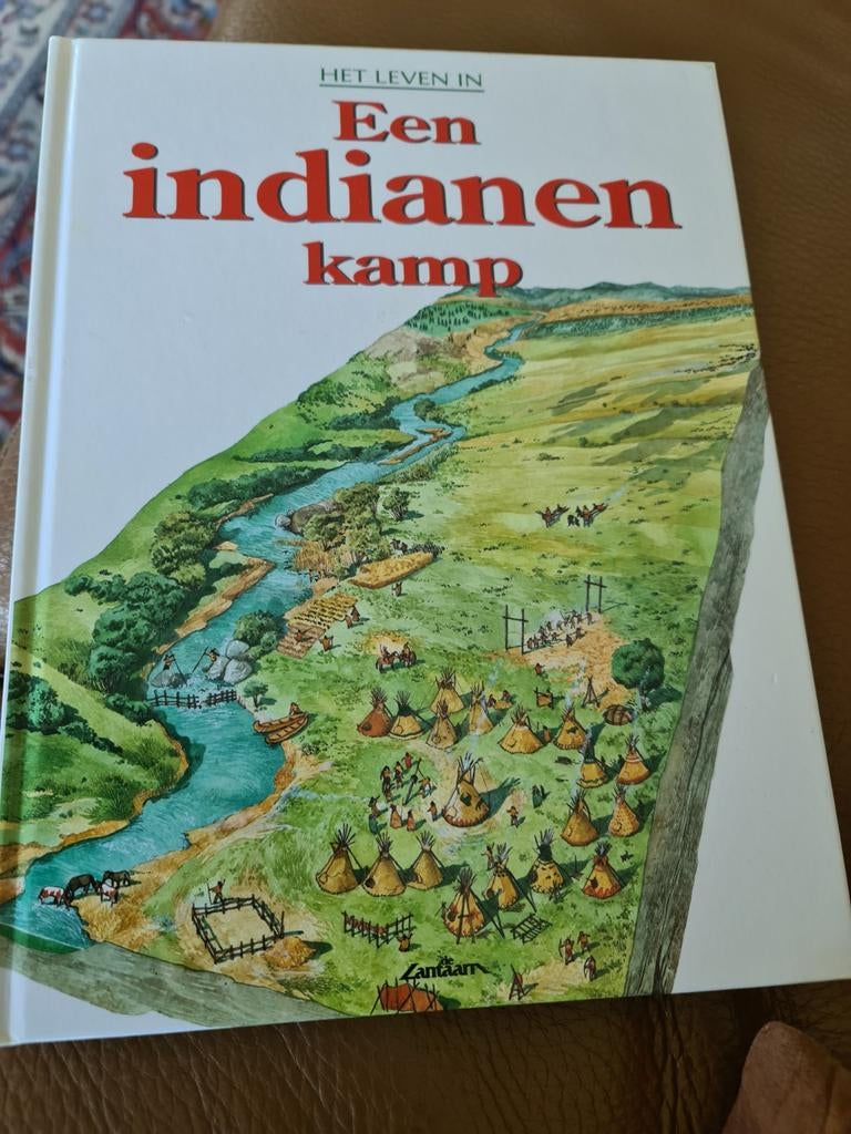 Het leven in een indianen kamp - Boek over indianen, Ophalen of Verzenden, 20e eeuw of later, Zo goed als nieuw, Onbekend