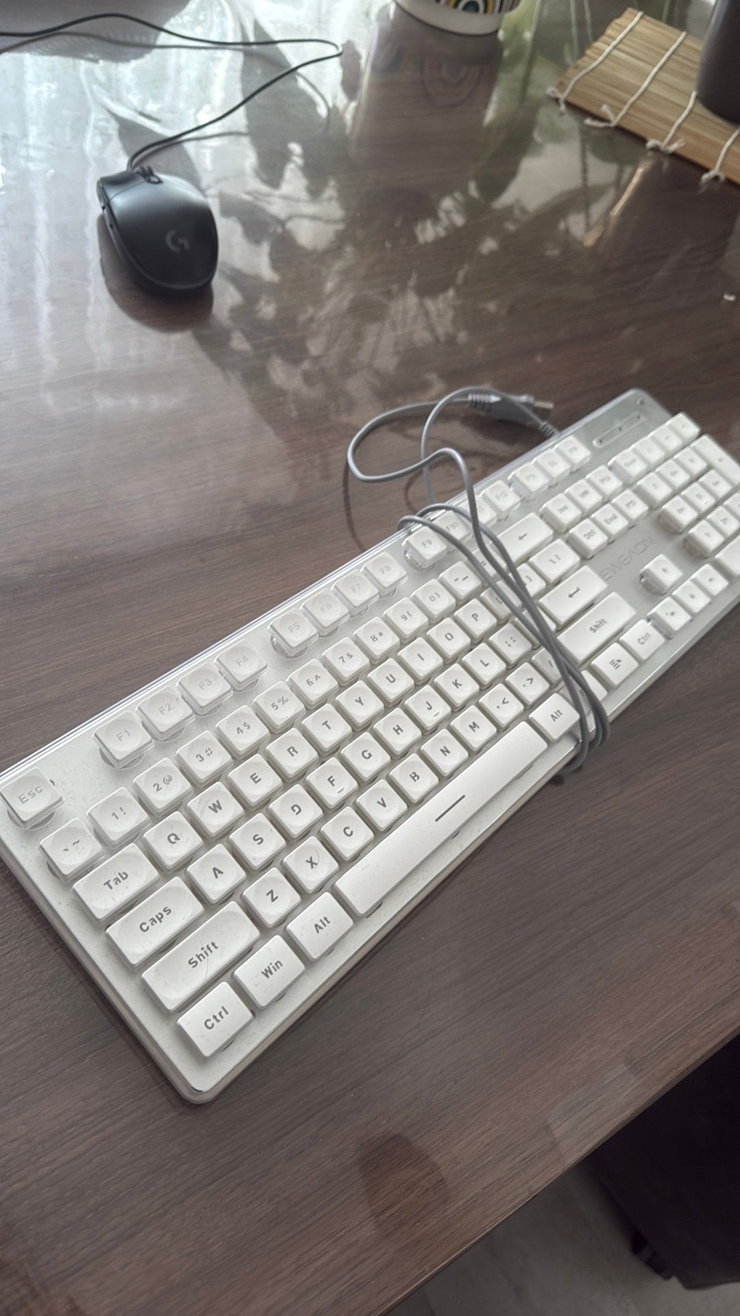 White keyboard RGB, Ophalen of Verzenden, Zo goed als nieuw