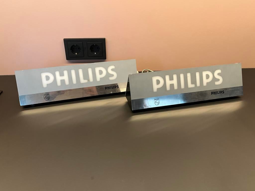 2 stuks Philips lichtbak reclame, Ophalen of Verzenden, Lichtbak of (neon) lamp