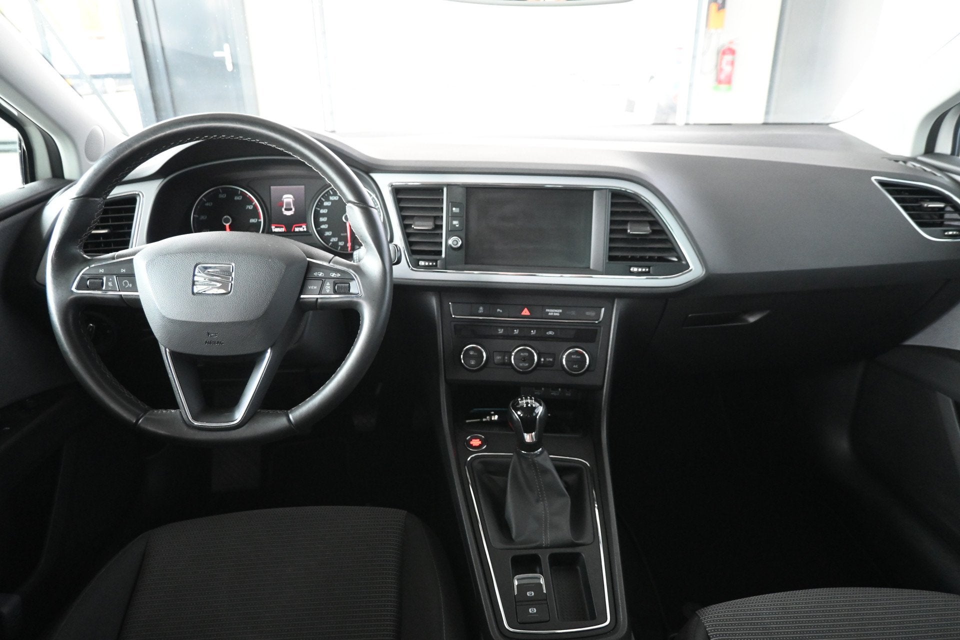 SEAT Leon 1.5 TSI Style Ultimate Edition Clima Navigatie Cru, Auto's, Stof, 4 cilinders, Met garantie (alle), Leon
