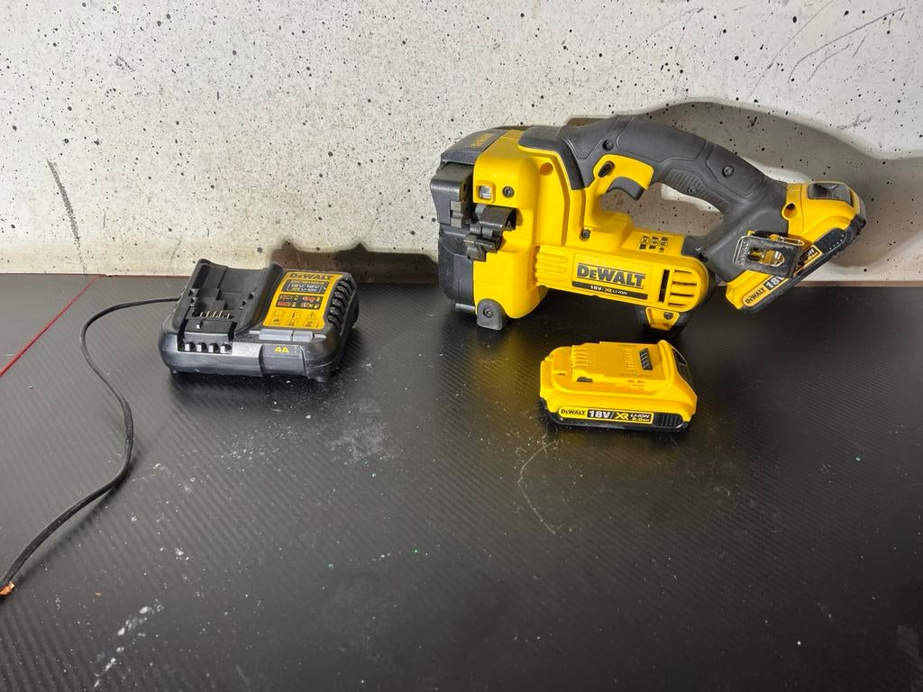 DeWALT accu draadeindkinpper, Ophalen of Verzenden, Zo goed als nieuw