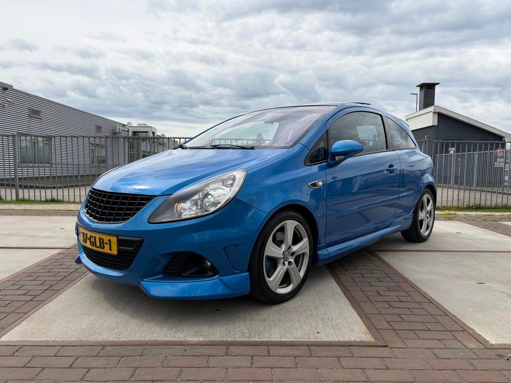 Opel Corsa D OPC met schuifkanteldak, recaro, APK 01/2027, Voorwielaandrijving, Euro 5, Zwart, Leder en Stof