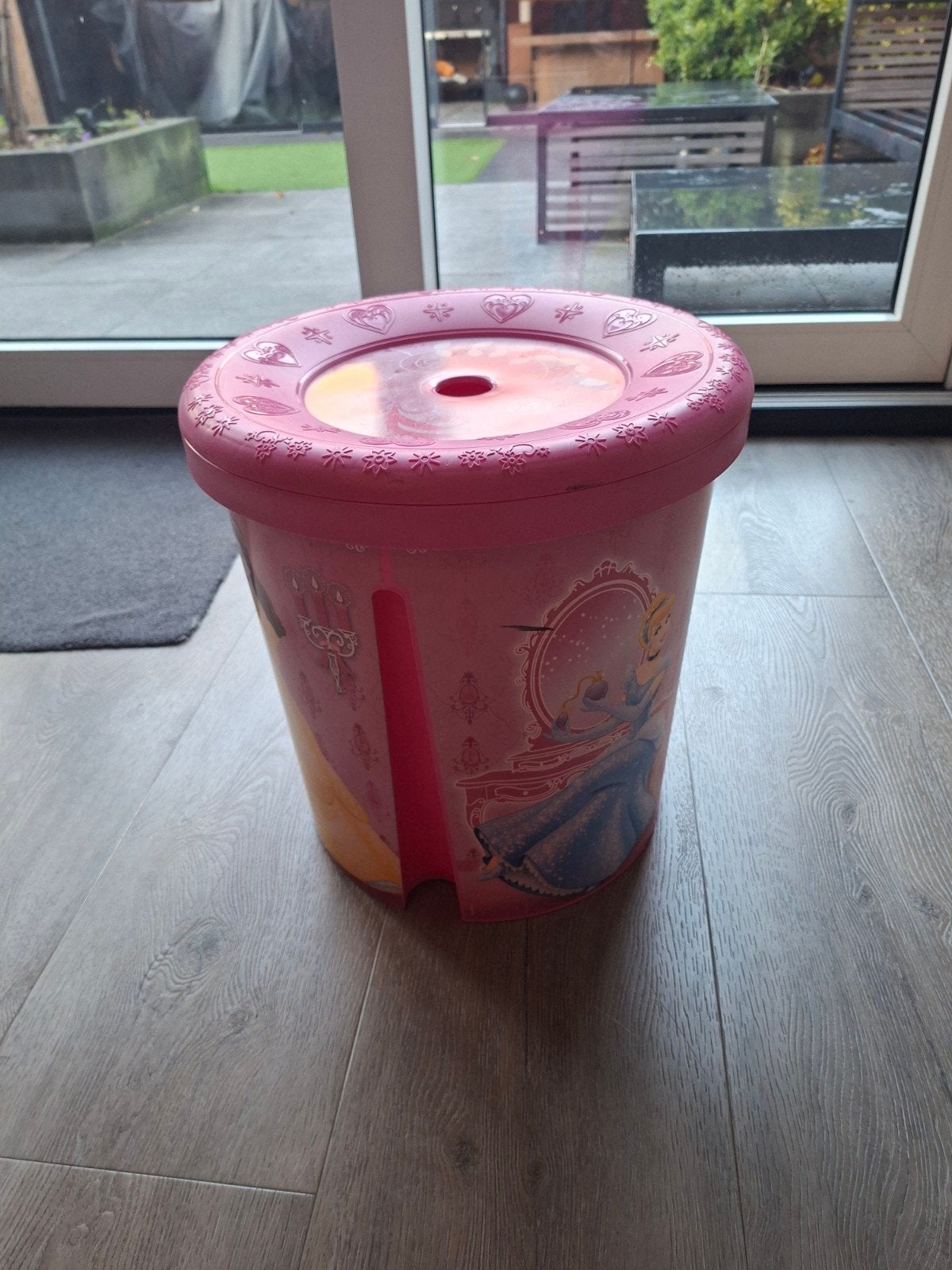 Disney opbergton, Ophalen, Gebruikt, Meisje