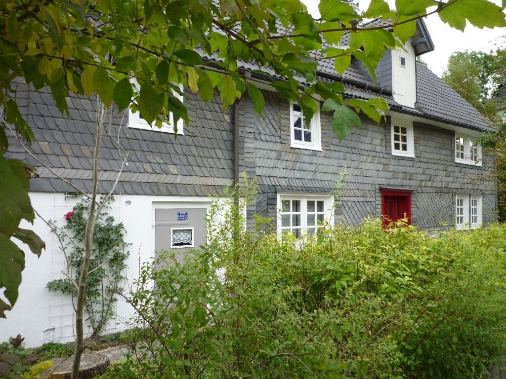 Te koop huis Sauerland nabij Winterberg, Huizen en Kamers, Buitenland, Dorp, Gemeente Winterberg, Woonhuis, 165 m²