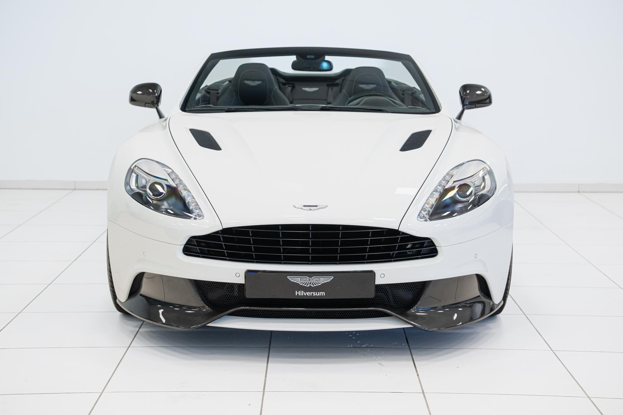 Aston Martin Vanquish Volante | 6.0 V12 Touchtronic 2+2 | B&, Auto's, Automaat, Euro 5, Achterwielaandrijving, Zwart