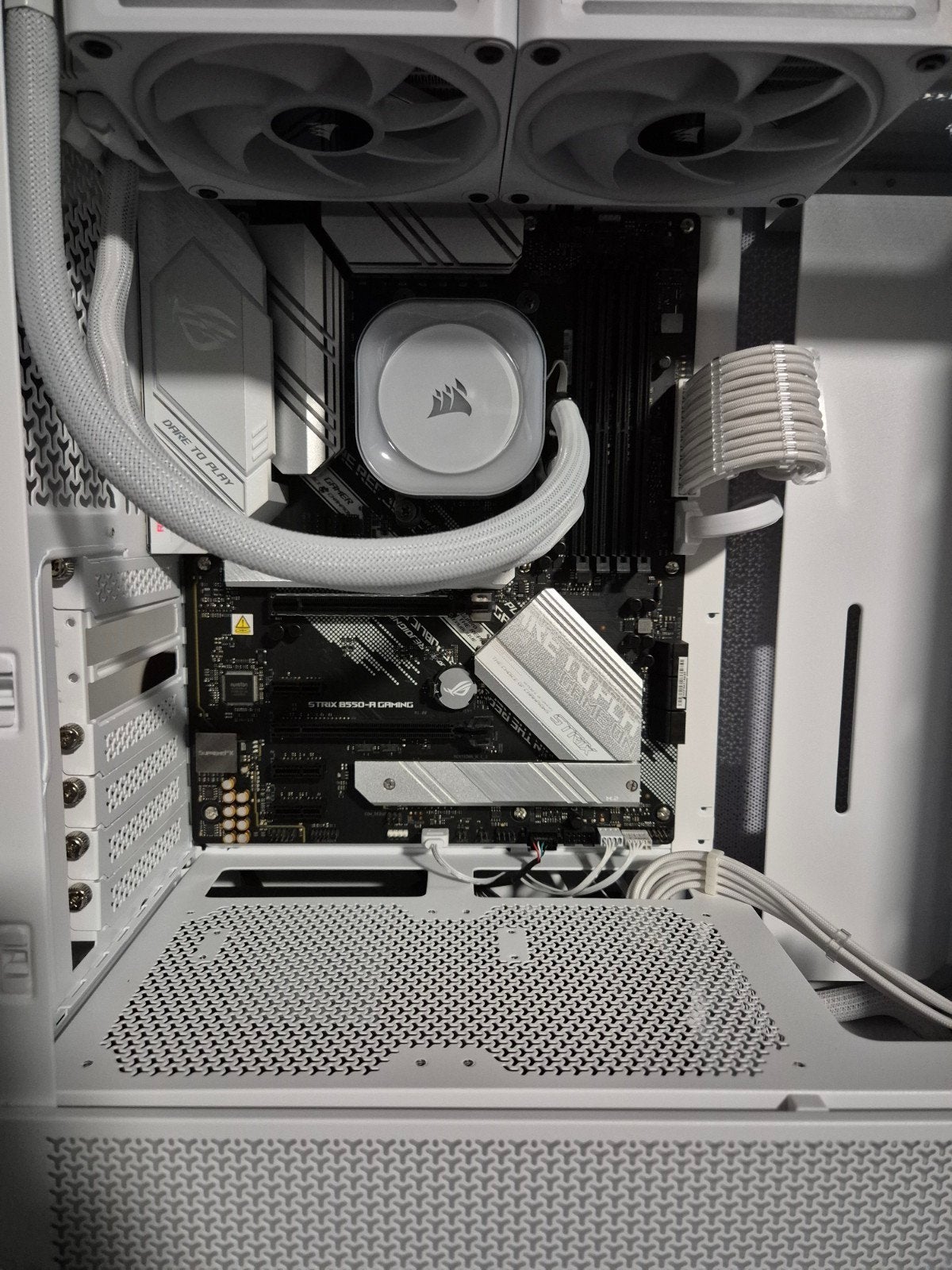 Asus Rog Strix B550-A Gaming, Computers en Software, Ophalen, Zo goed als nieuw, DDR4